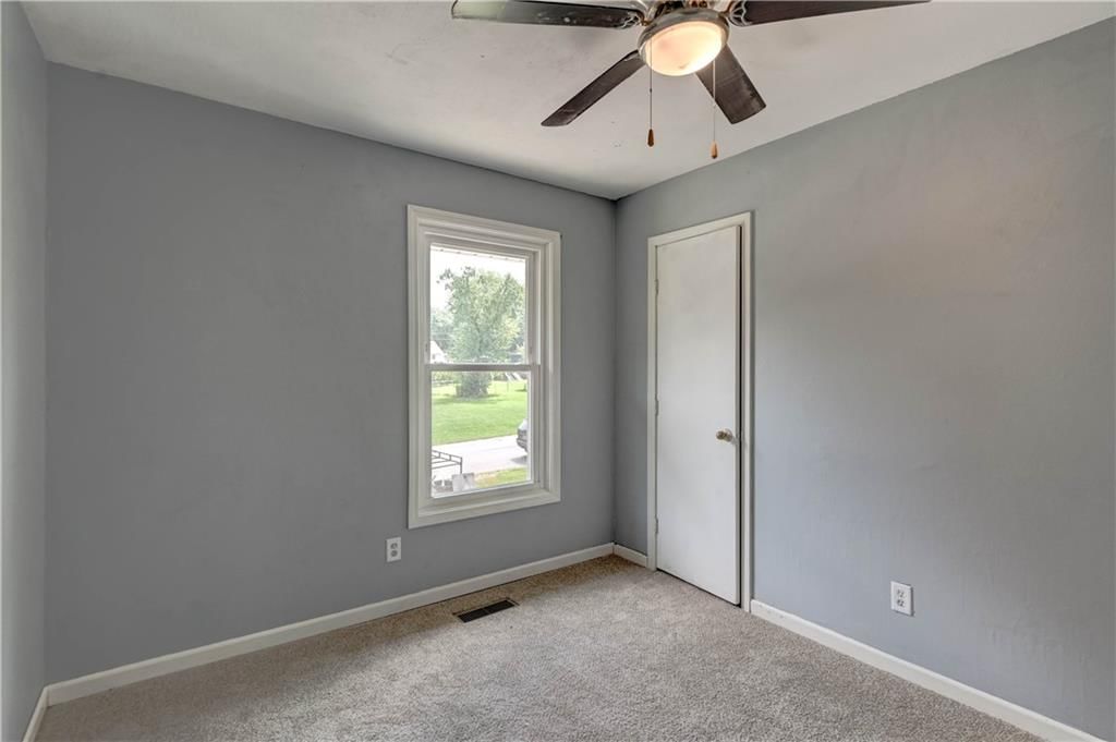 10412 N Baltimore Avenue — photo 23