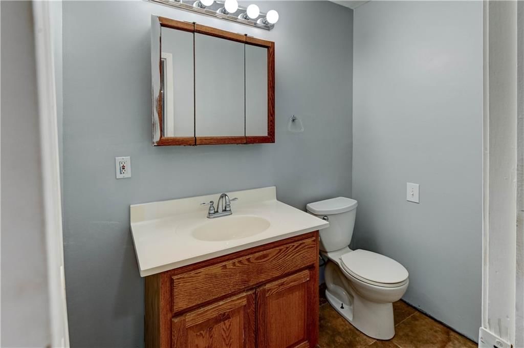 10412 N Baltimore Avenue — photo 25