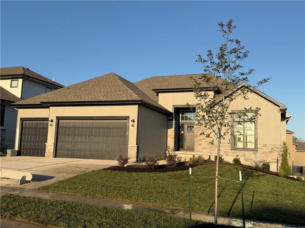 17429 Gillette Street, Overland Park, KS