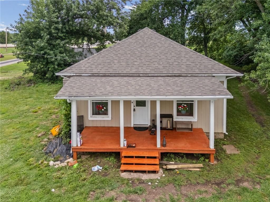 32473 NE Norton Road, Garnett, KS