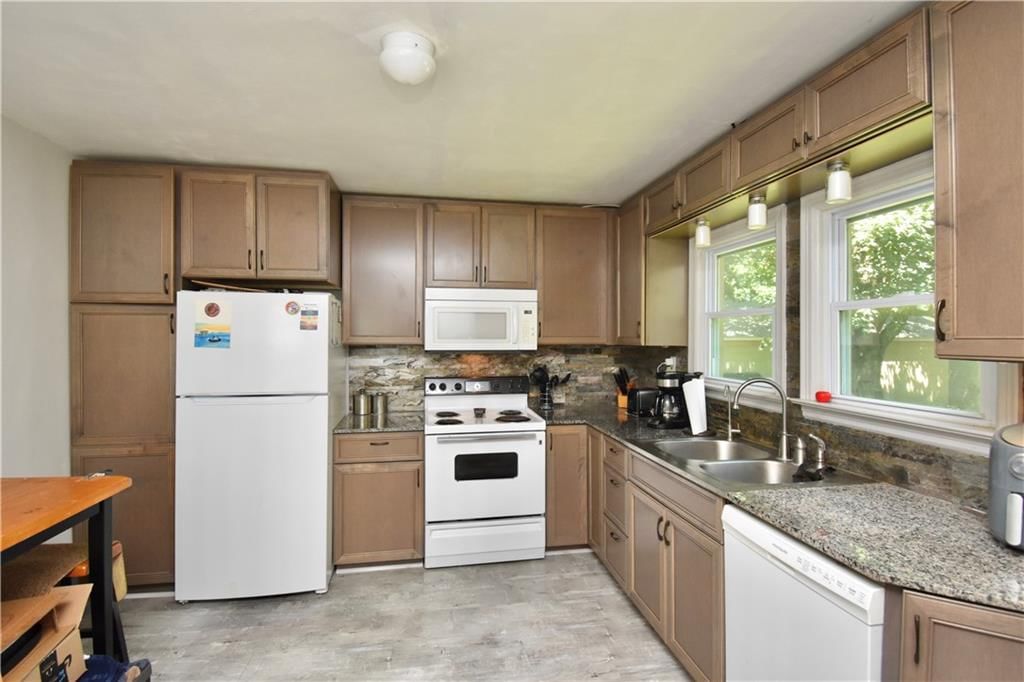 Photo 10 of 26 - 3105 B Highway, Liberty, MO 64068