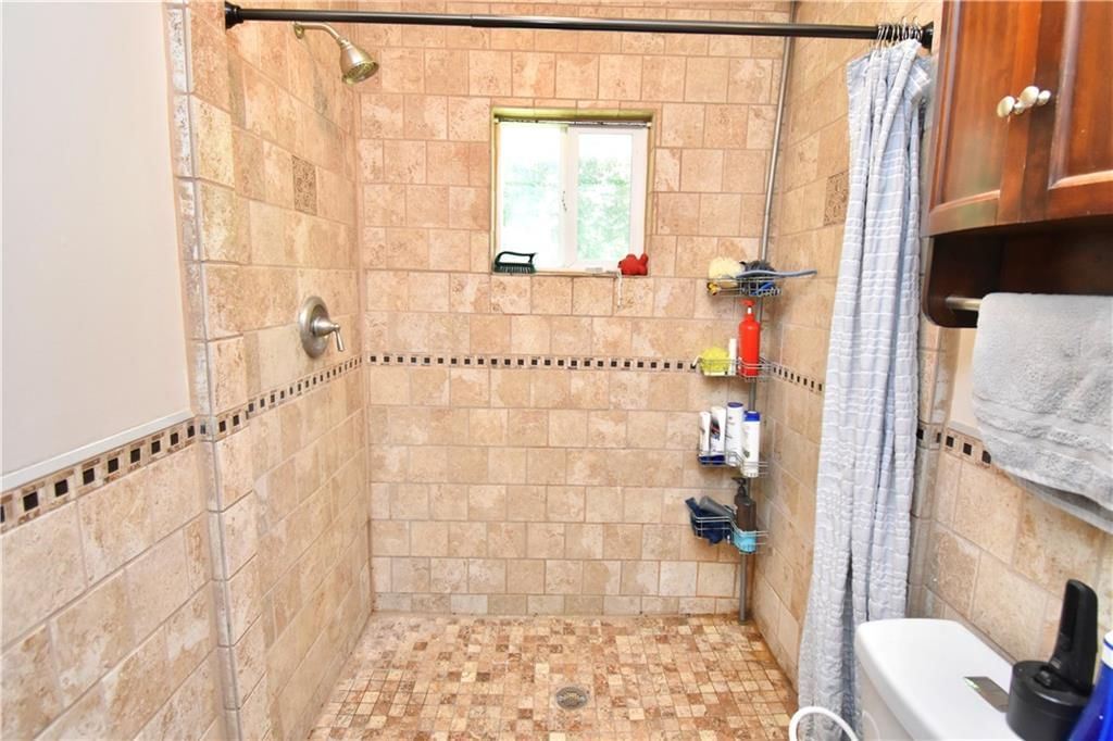 Photo 16 of 26 - 3105 B Highway, Liberty, MO 64068