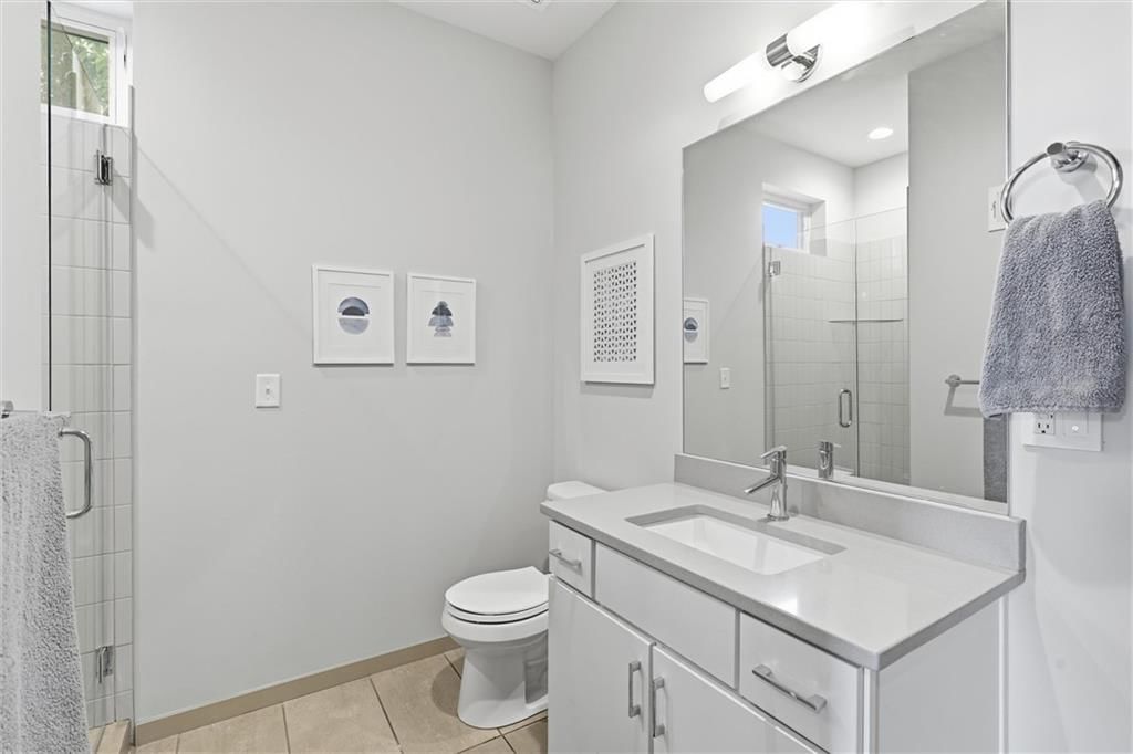 2436 Forest Avenue — photo 15