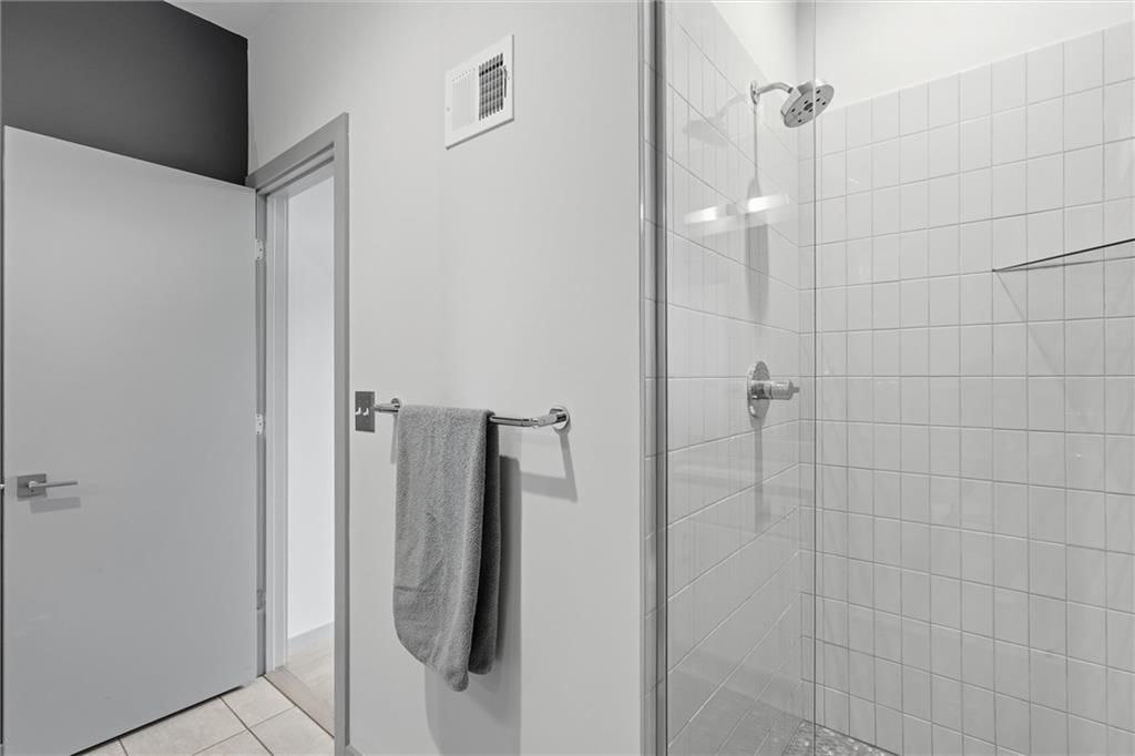2436 Forest Avenue — photo 30
