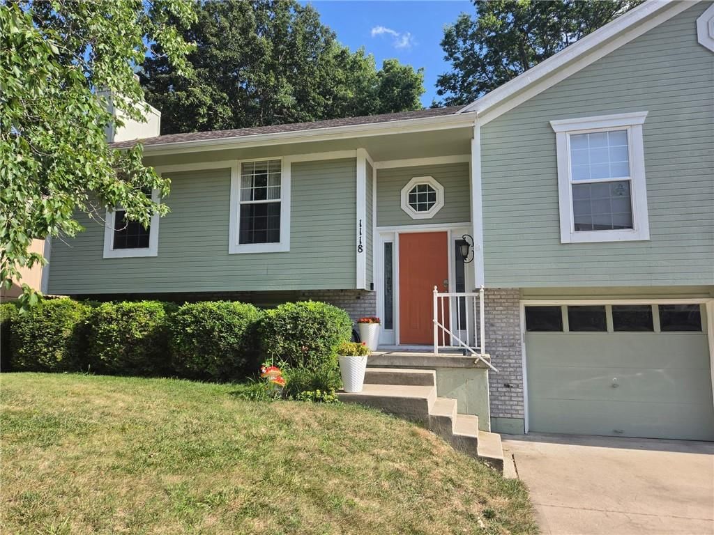 1118 SW Eastman Court — photo 1