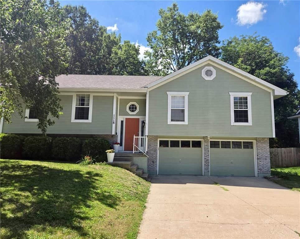 1118 SW Eastman Court — photo 2
