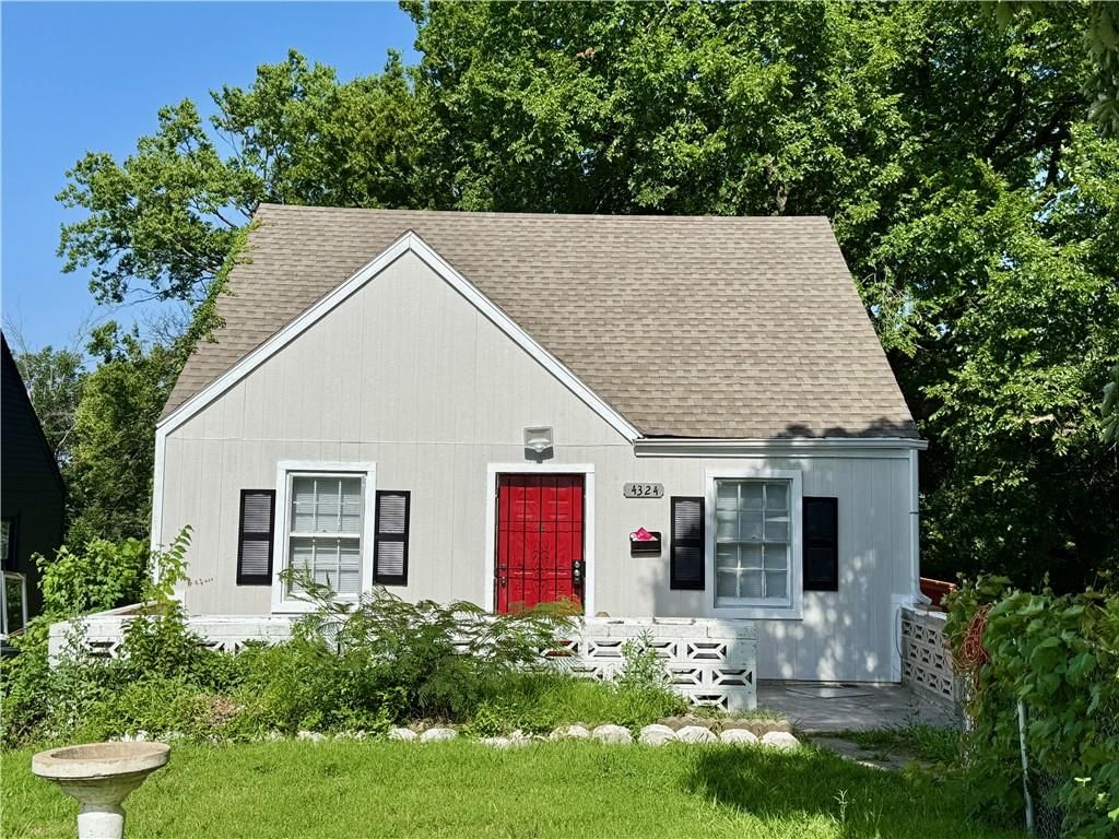 4324 Myrtle Avenue — photo 1