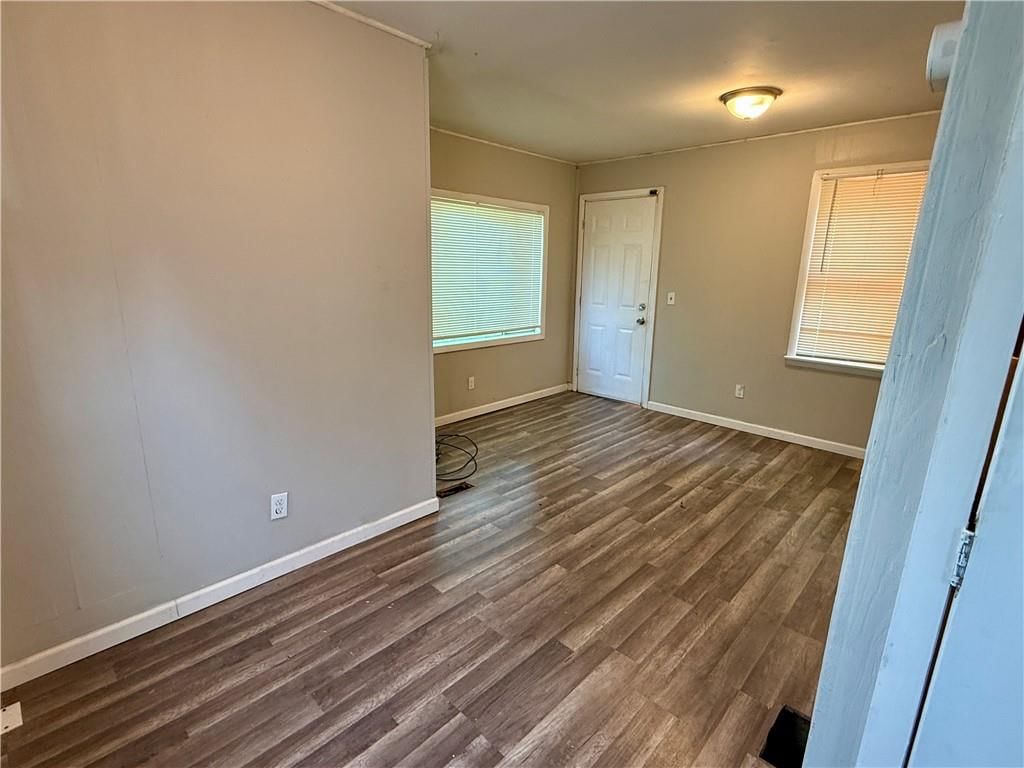 4324 Myrtle Avenue — photo 7