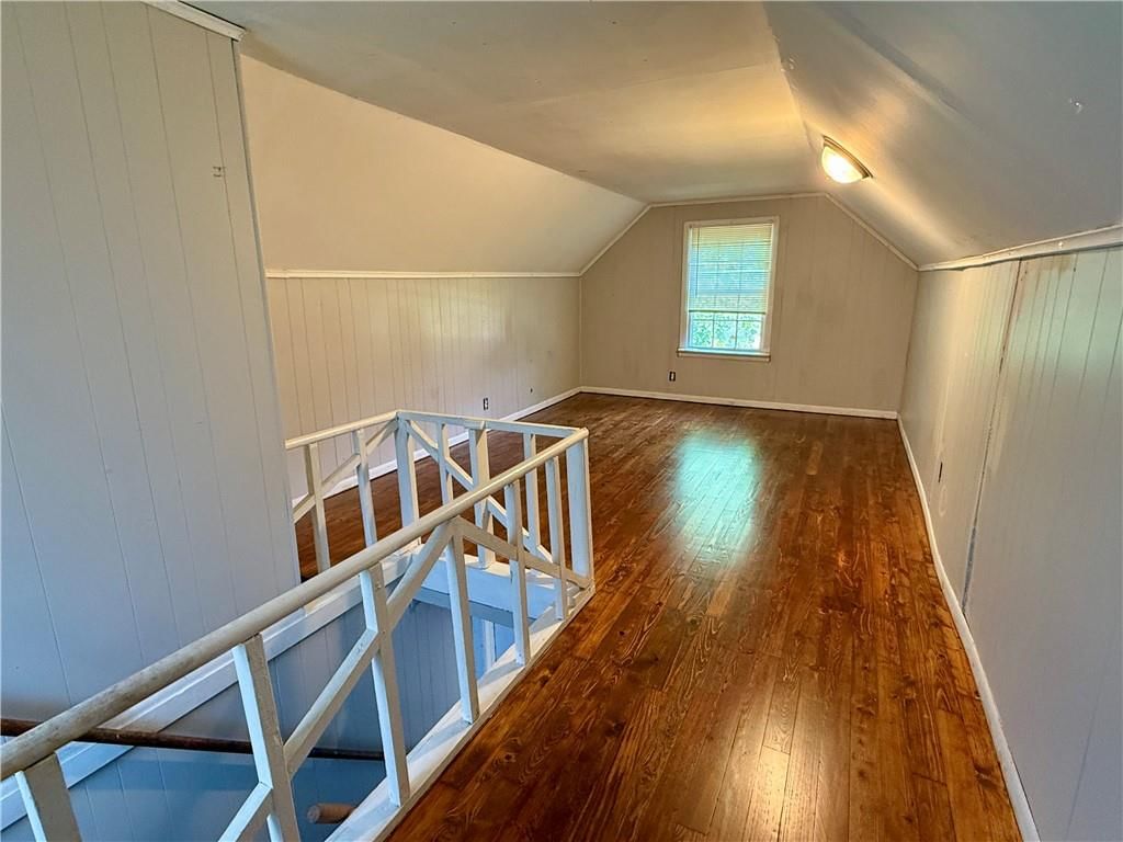 4324 Myrtle Avenue — photo 9
