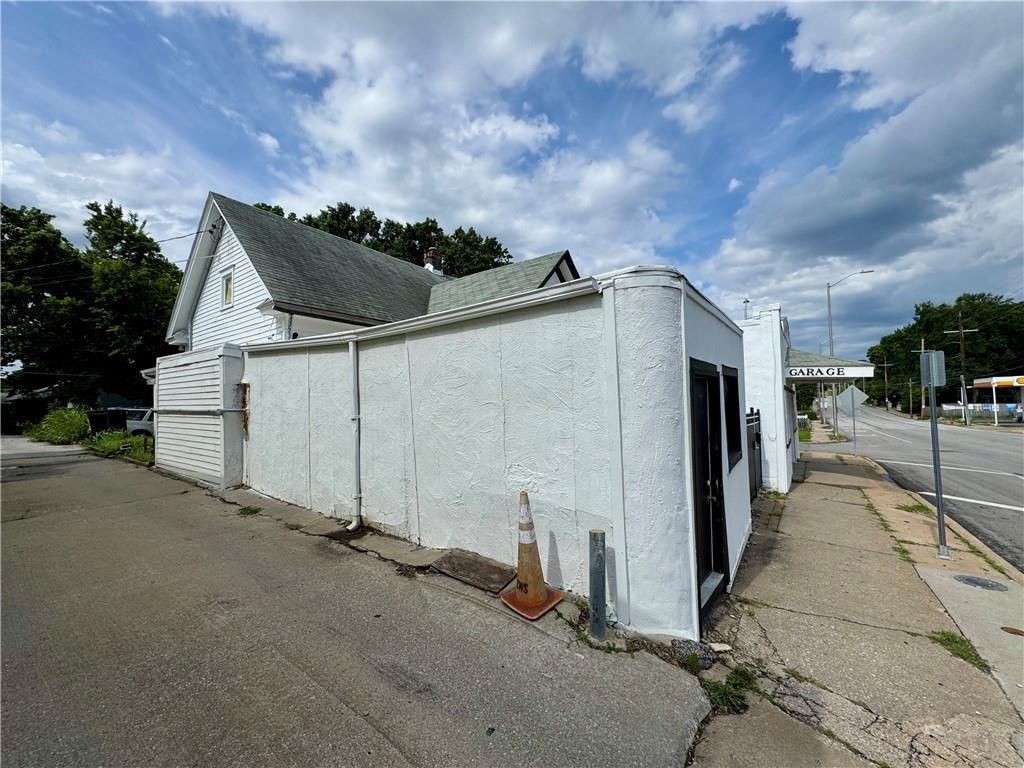 517 W 75th Street — photo 11