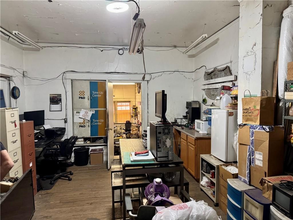 517 W 75th Street — photo 22