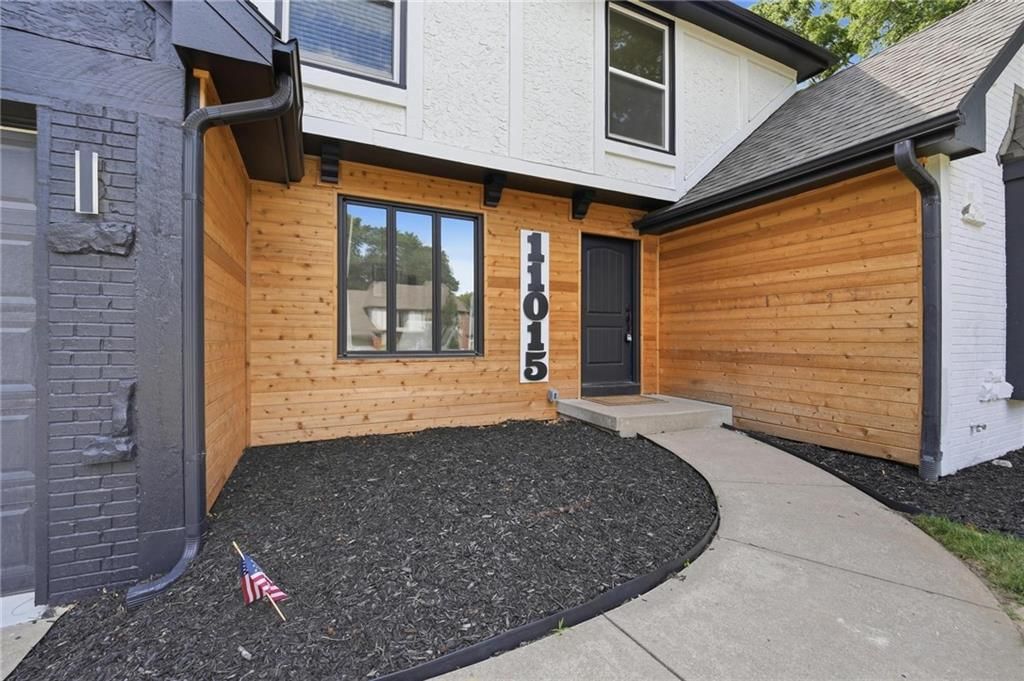 11015 W 120th Terrace — photo 3