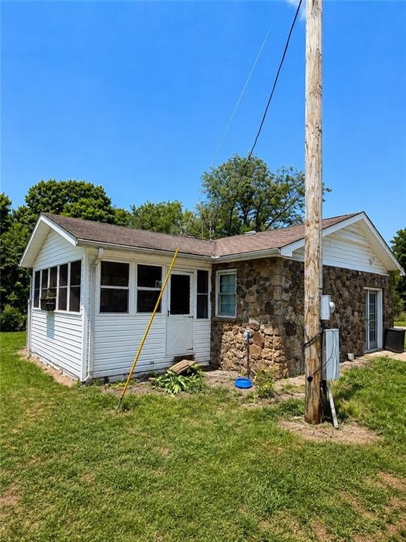 1210 Waters Road — photo 5