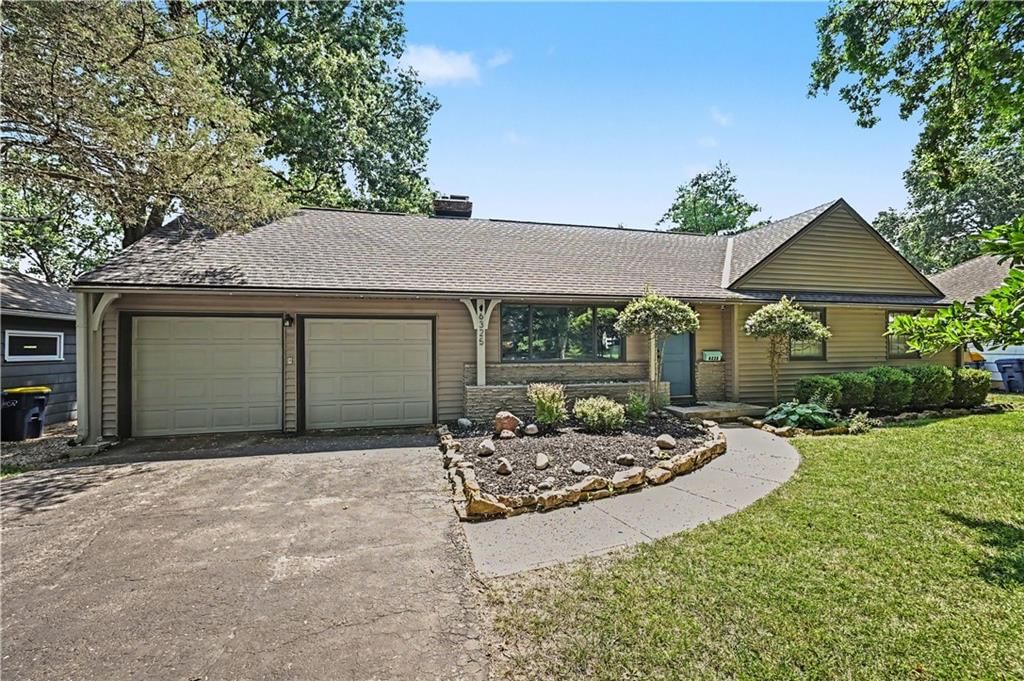 6325 Maple Drive — photo 2