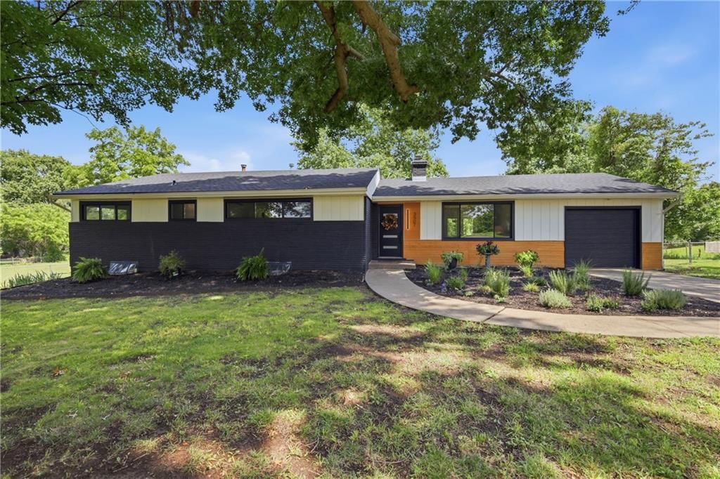 3907 SW Scherer Road — photo 2