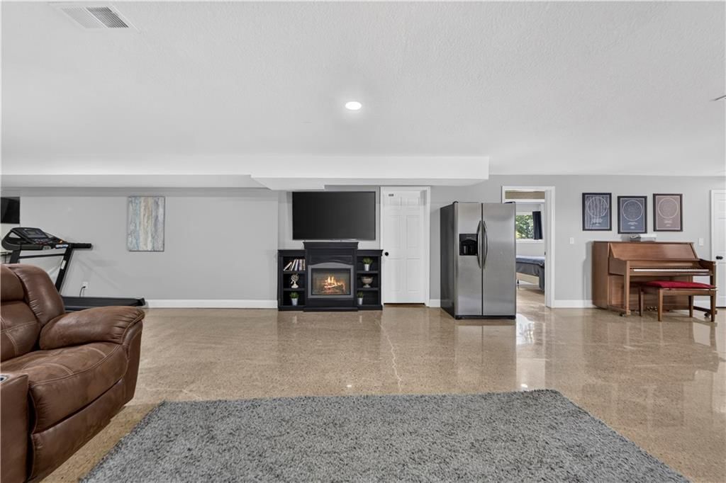 25493 Kansas Avenue — photo 53