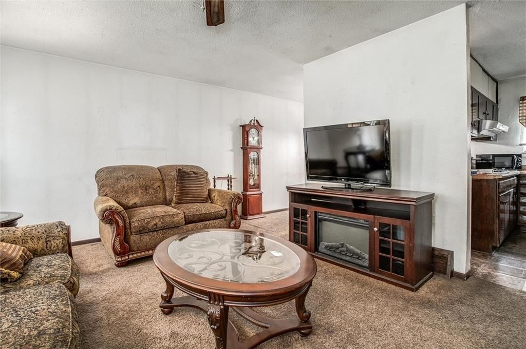 1209 N 75th Drive — photo 7