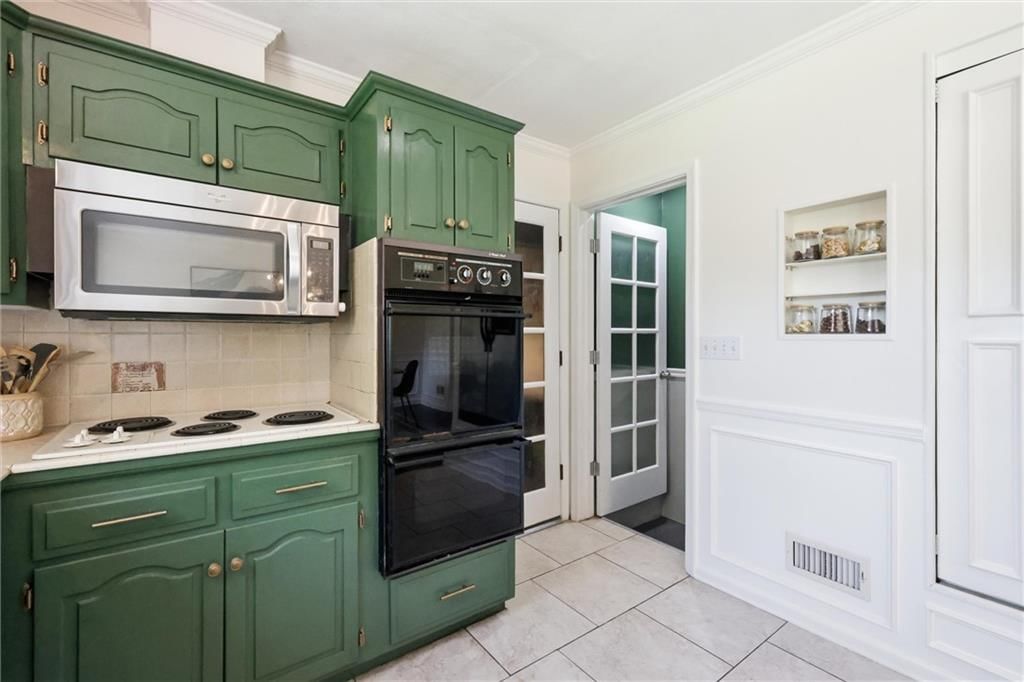 8518 W 56th Terrace — photo 11