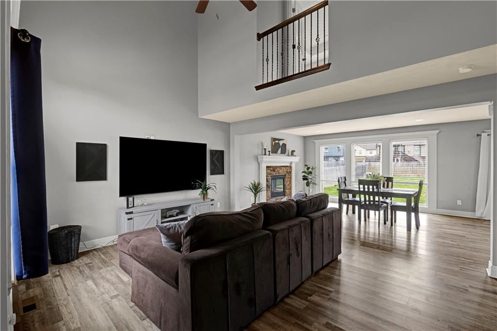 1409 NE Jaclyn Drive — photo 4