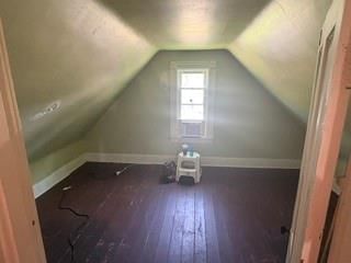 909 W 10th Street — photo 17