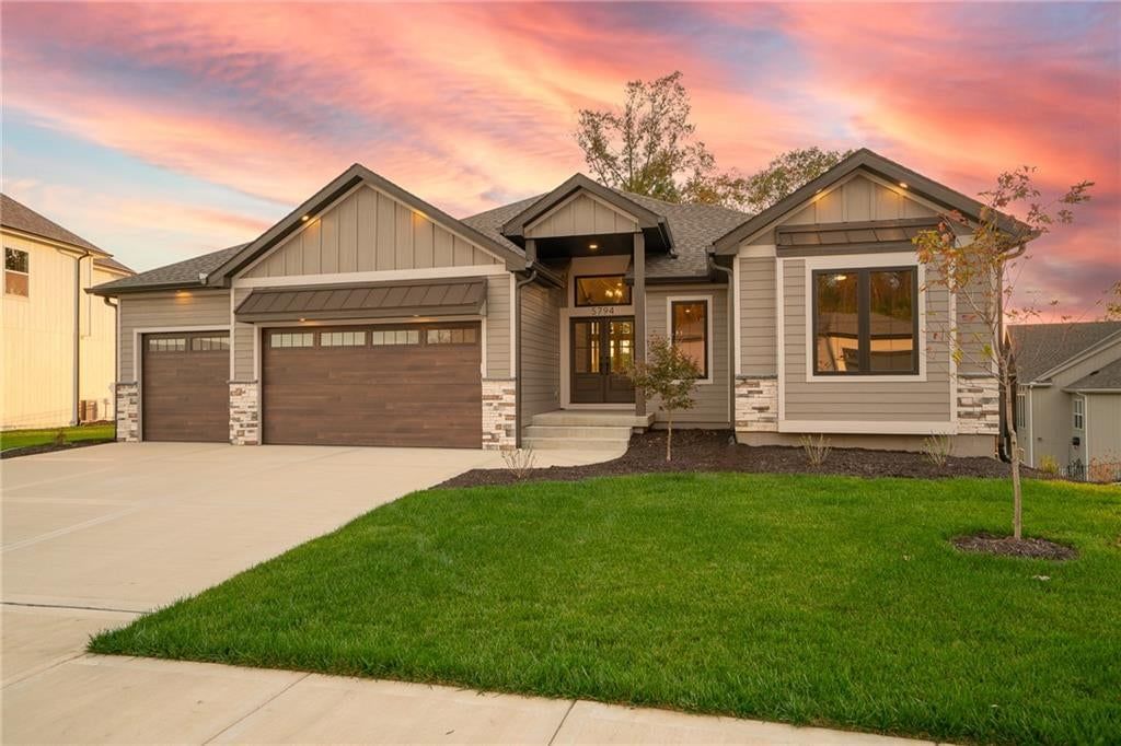 5794 NW Black Oak Court, Parkville, MO: listing photo 3