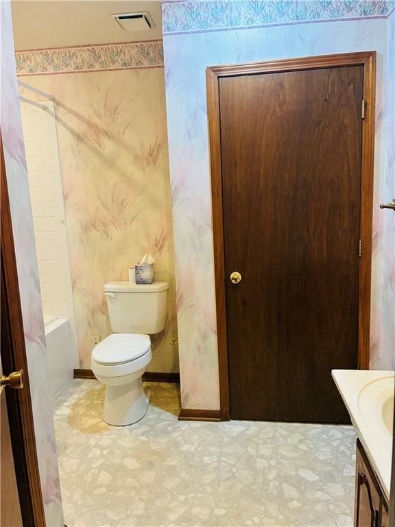 4641 N Elmwood Avenue — photo 34