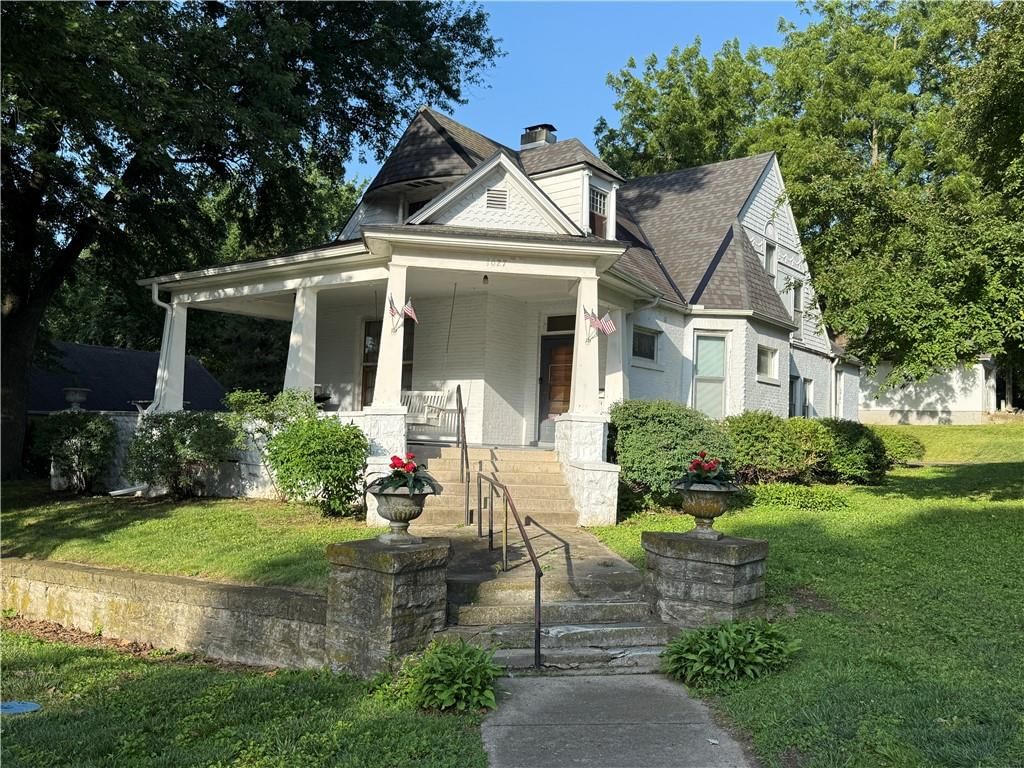 1027 N 4th Street — photo 2