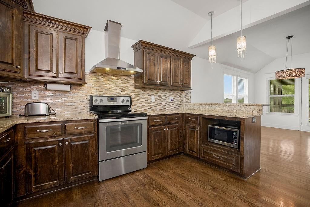 12814 Lathrop Avenue — photo 7