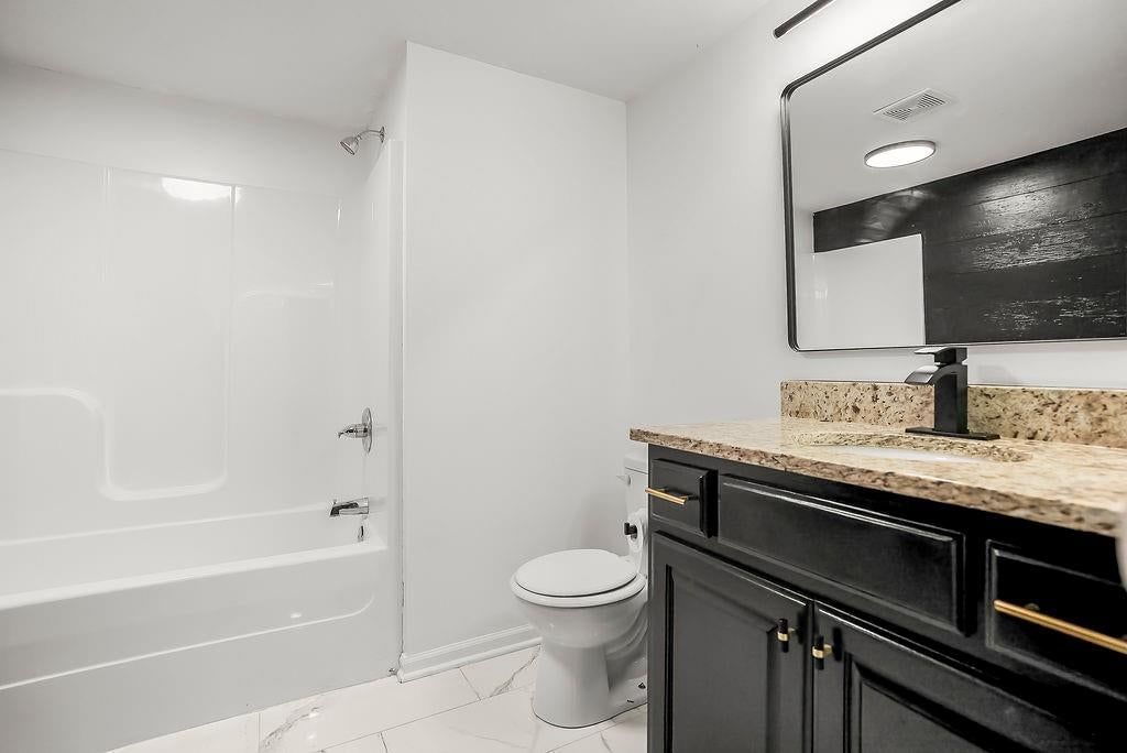 12814 Lathrop Avenue — photo 27