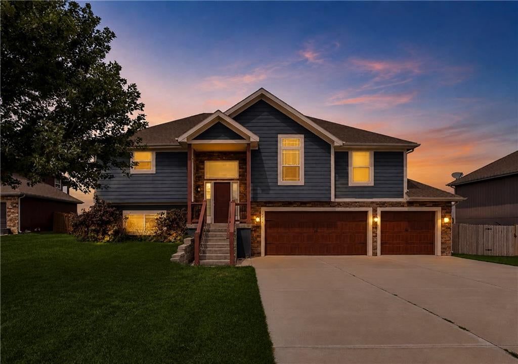 12814 Lathrop Avenue — photo 33