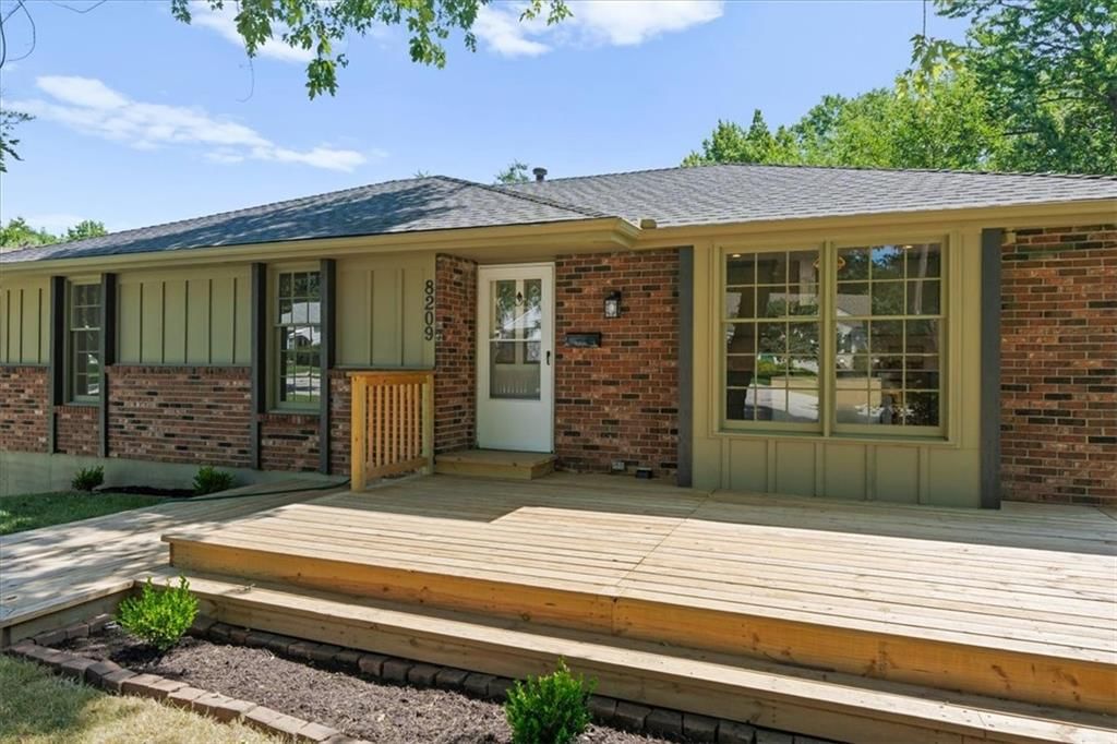 8209 Kenwood Avenue — photo 3