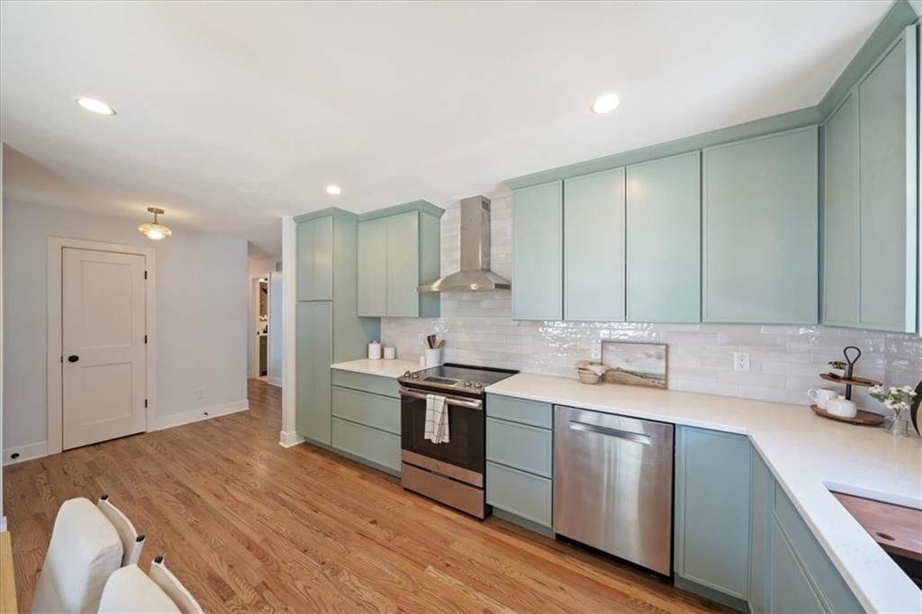 8209 Kenwood Avenue — photo 8