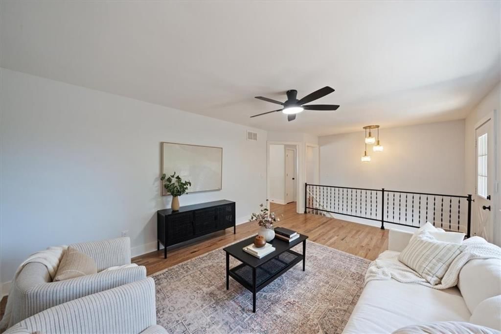 8209 Kenwood Avenue — photo 15