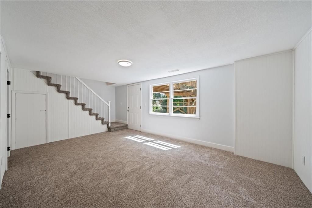 8209 Kenwood Avenue — photo 24