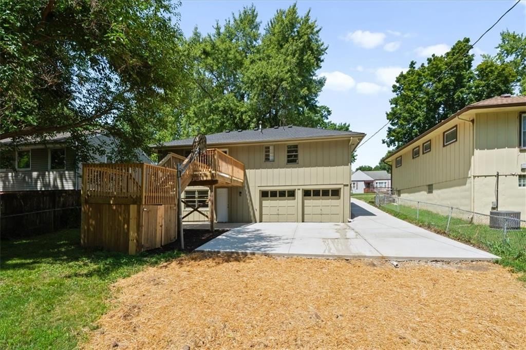 8209 Kenwood Avenue — photo 28