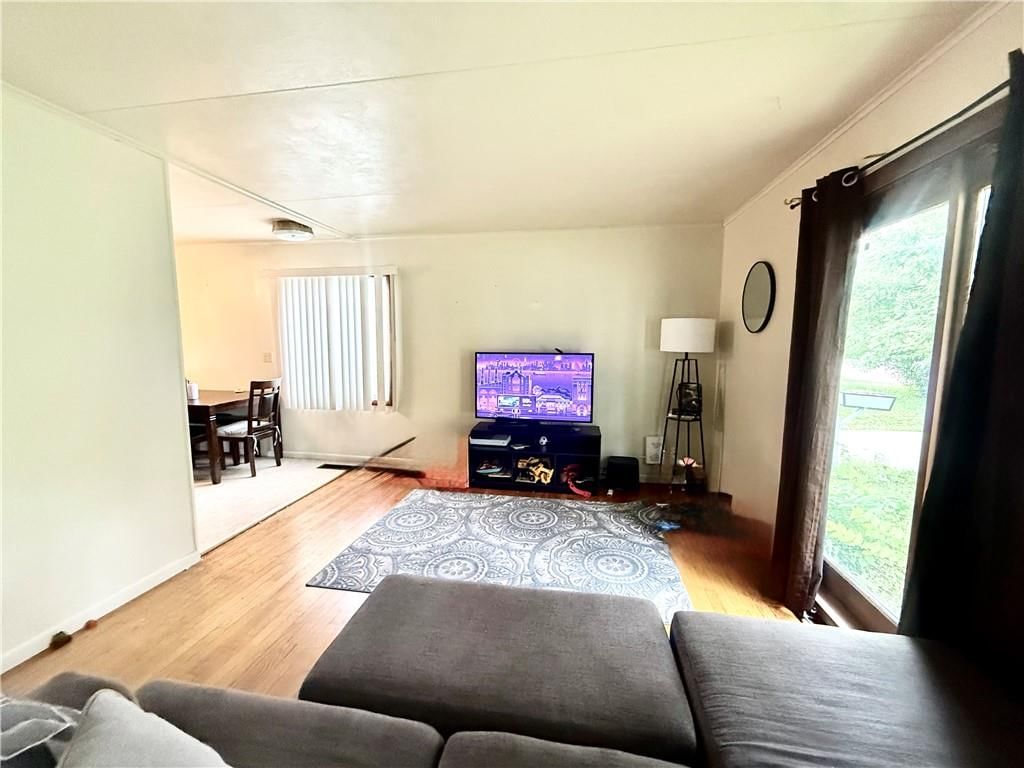 215 S Frederick Street — photo 5