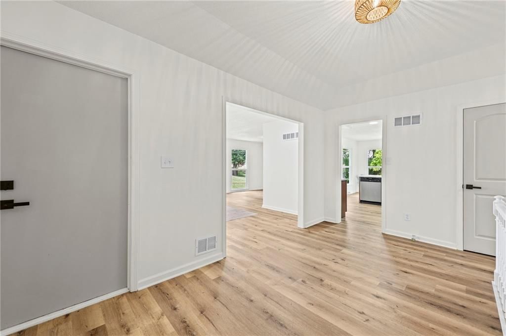 10443 College Avenue — photo 4