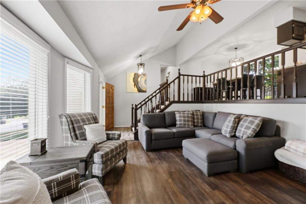 15306 W 121ST Terrace — photo 3