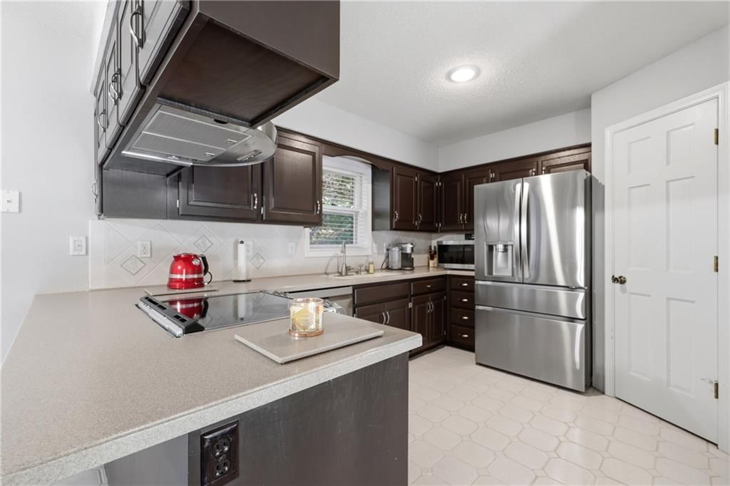 15306 W 121ST Terrace — photo 4