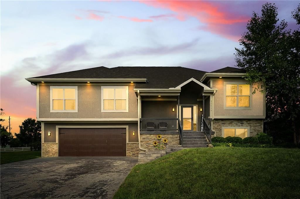 22614 Surrey Lane — photo 1