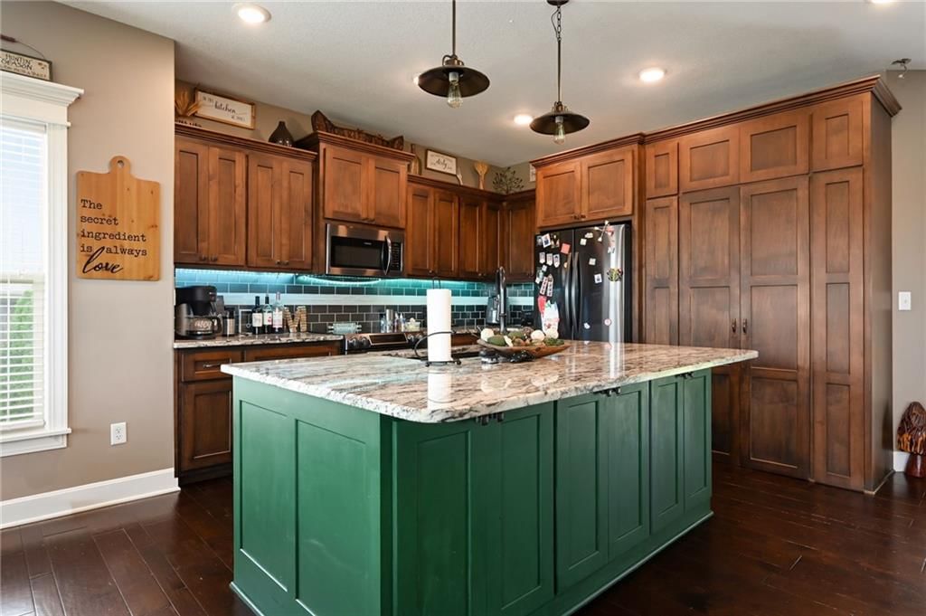 22614 Surrey Lane — photo 11