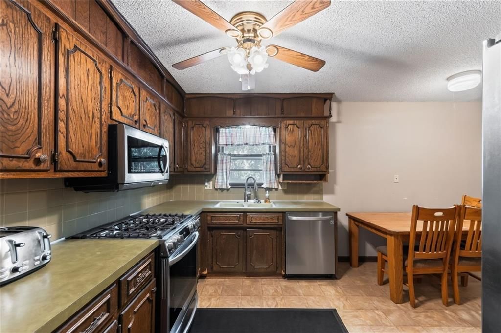 418 SW Sunset Drive — photo 8