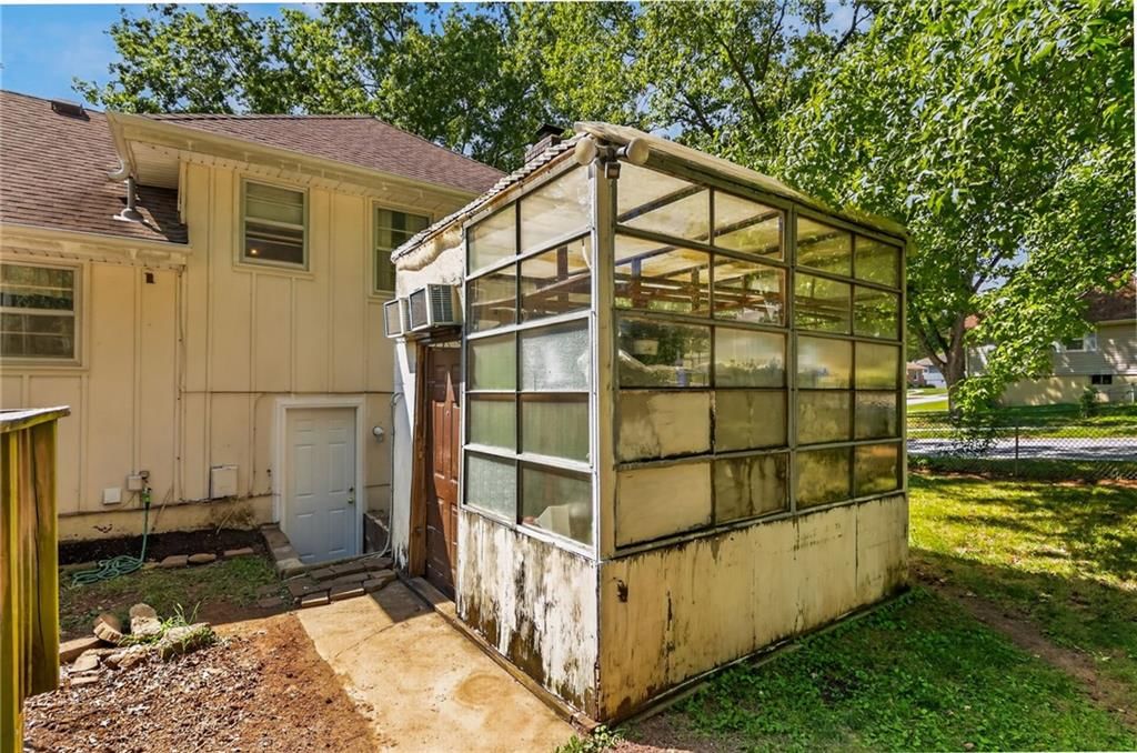 418 SW Sunset Drive — photo 35