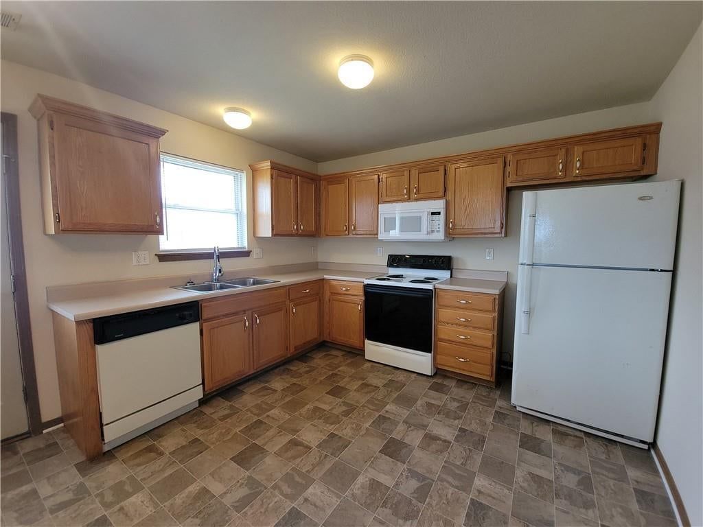 1250 & 1252 NW Woodbury Place — photo 7