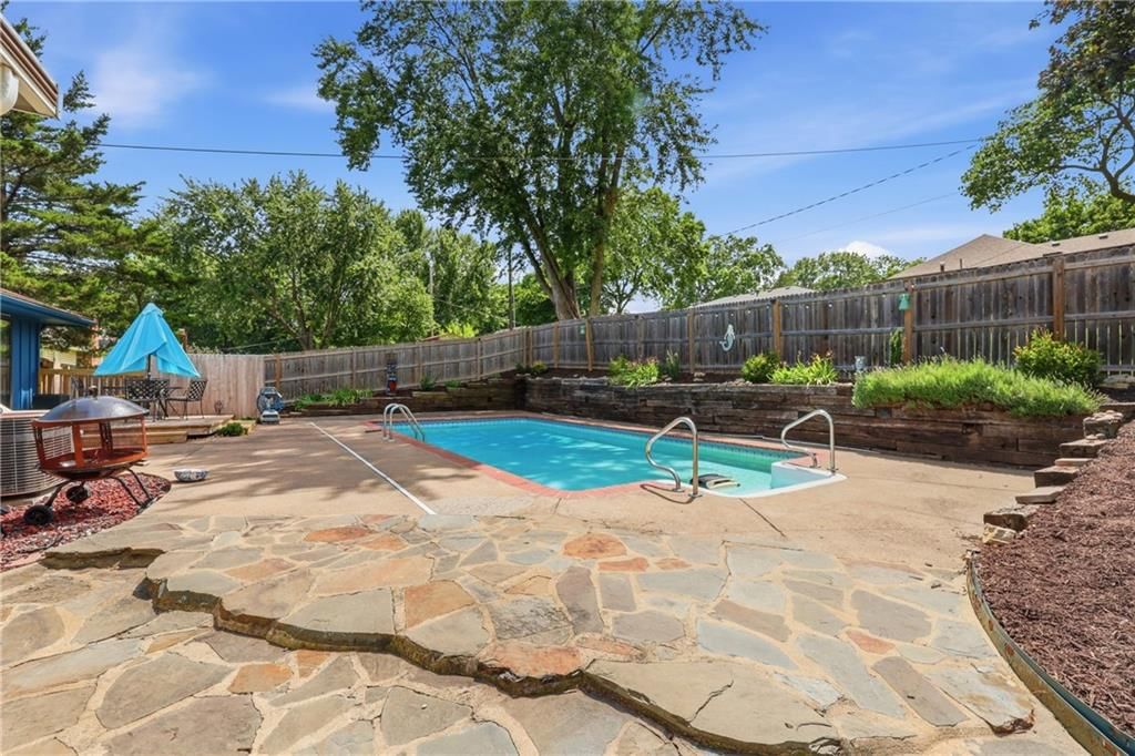 2524 S Whitney Avenue — photo 24
