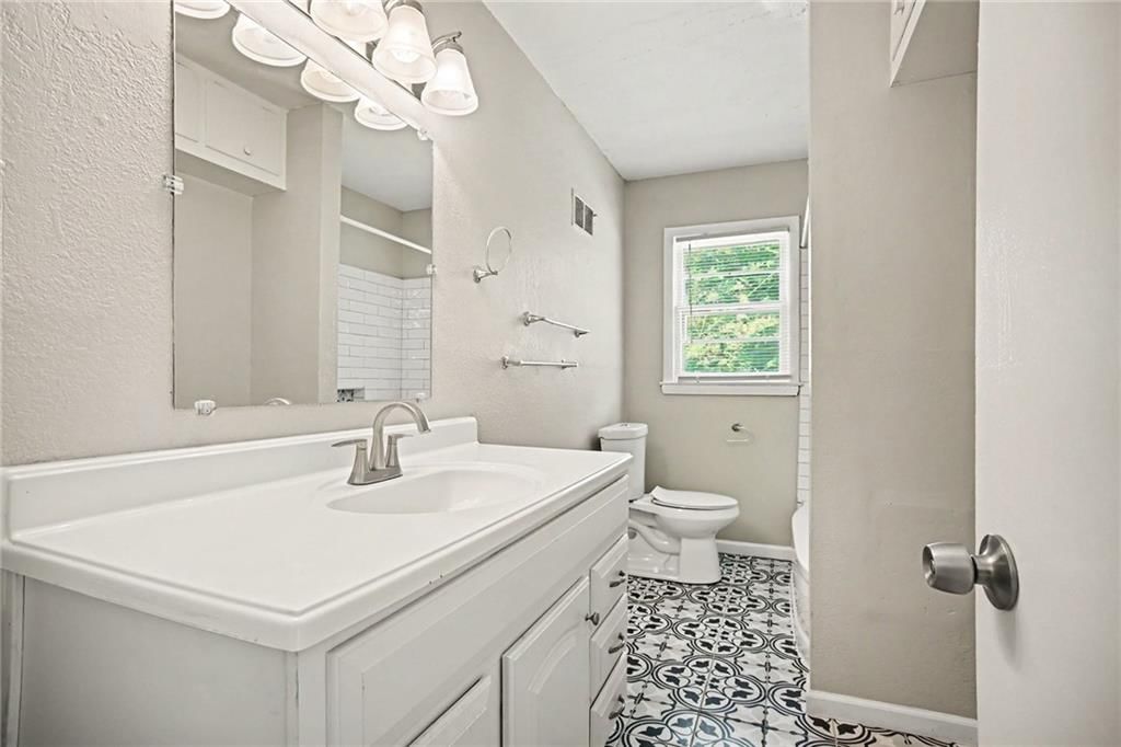 10212 Wheeling Avenue — photo 10