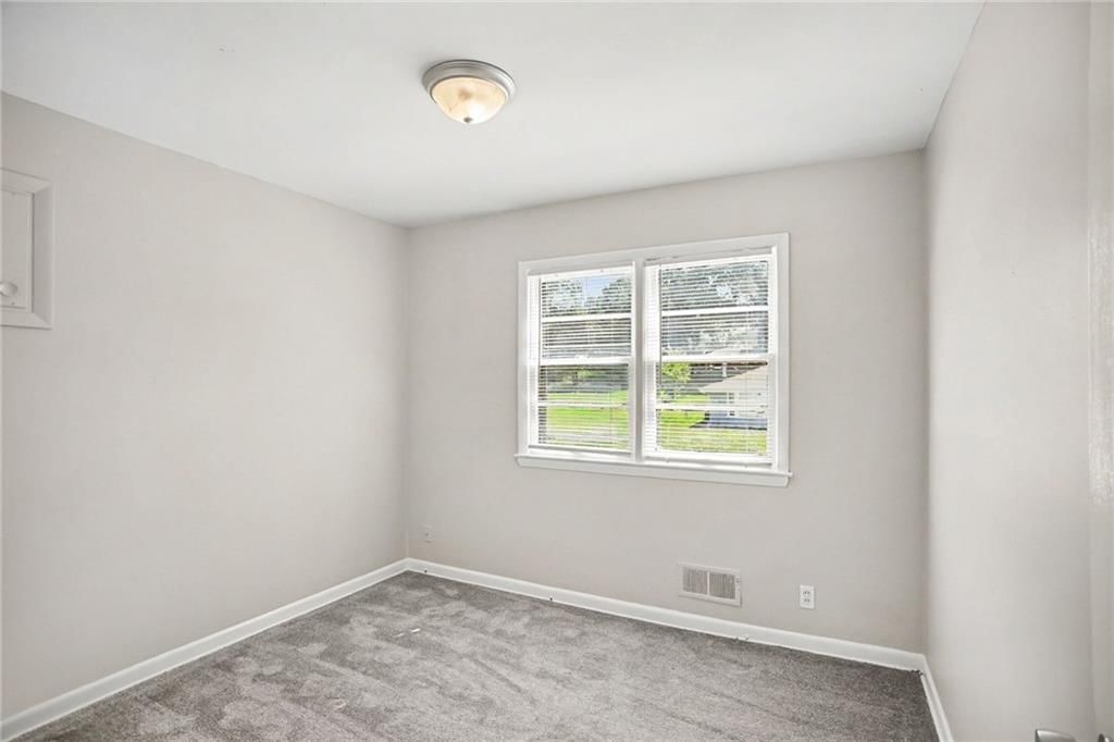 10212 Wheeling Avenue — photo 12