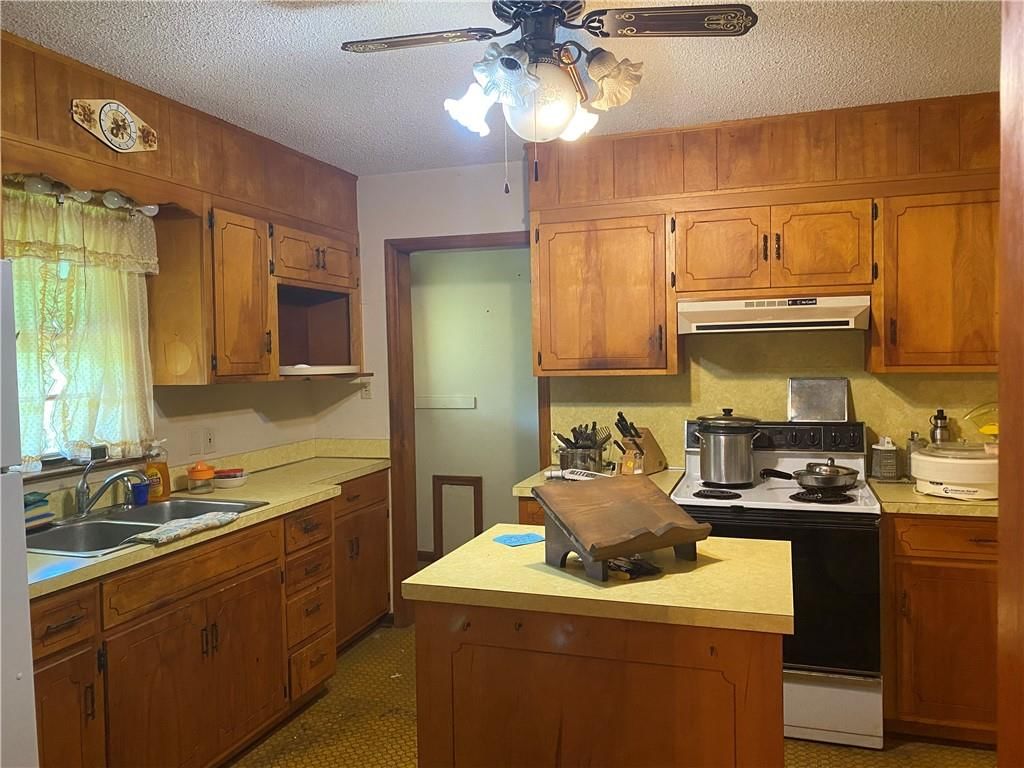 1211 Quincy Street — photo 3