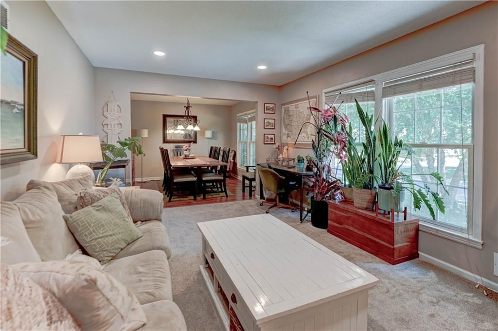 1335 SW Horizon Drive — photo 3
