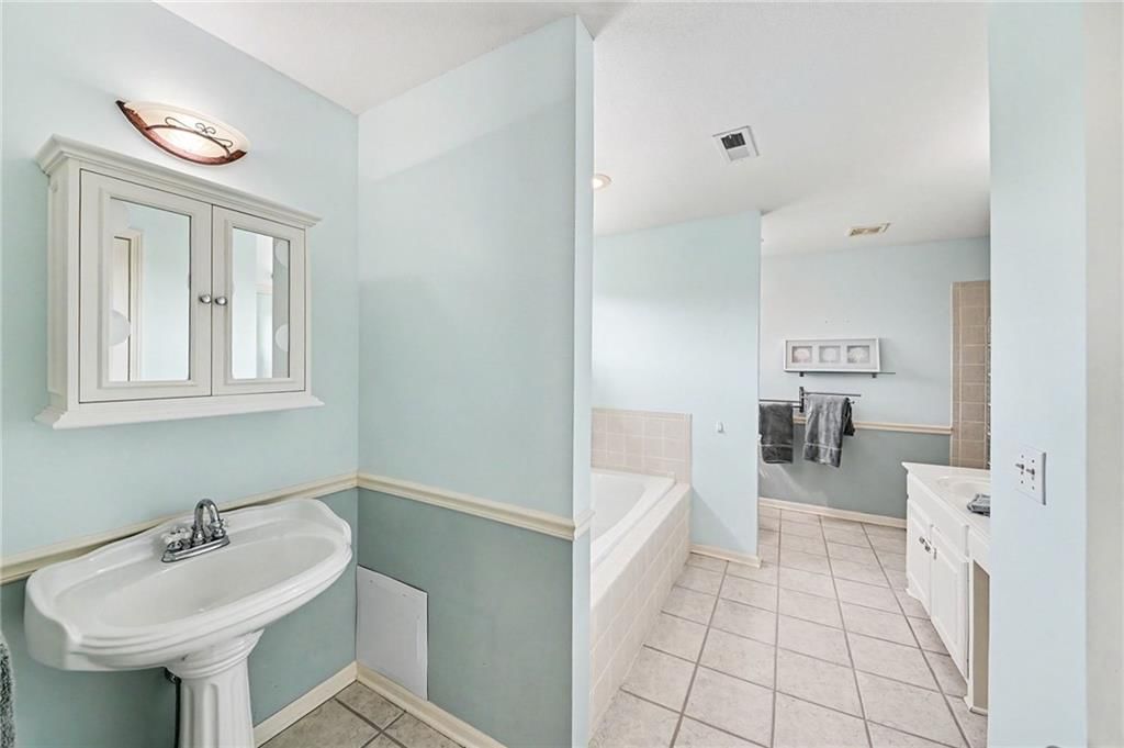 4002 Independence Boulevard — photo 33
